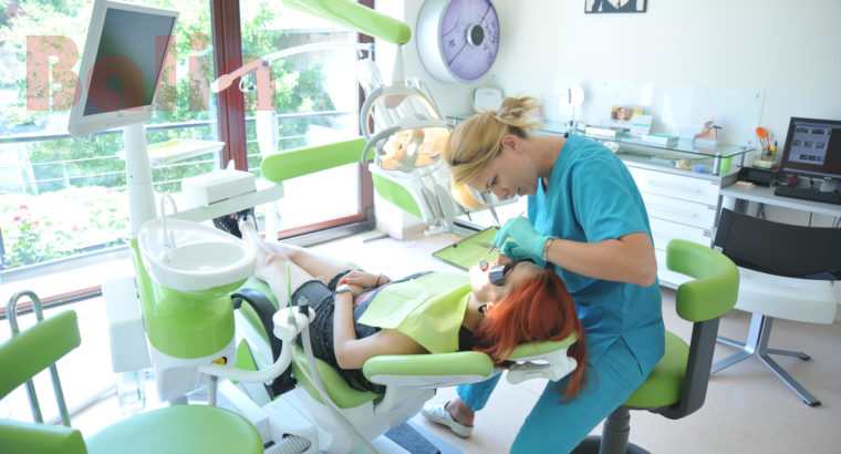 کلینیک تخصصی دندانپزشکی دکتر ارژنگ فلاح دوست